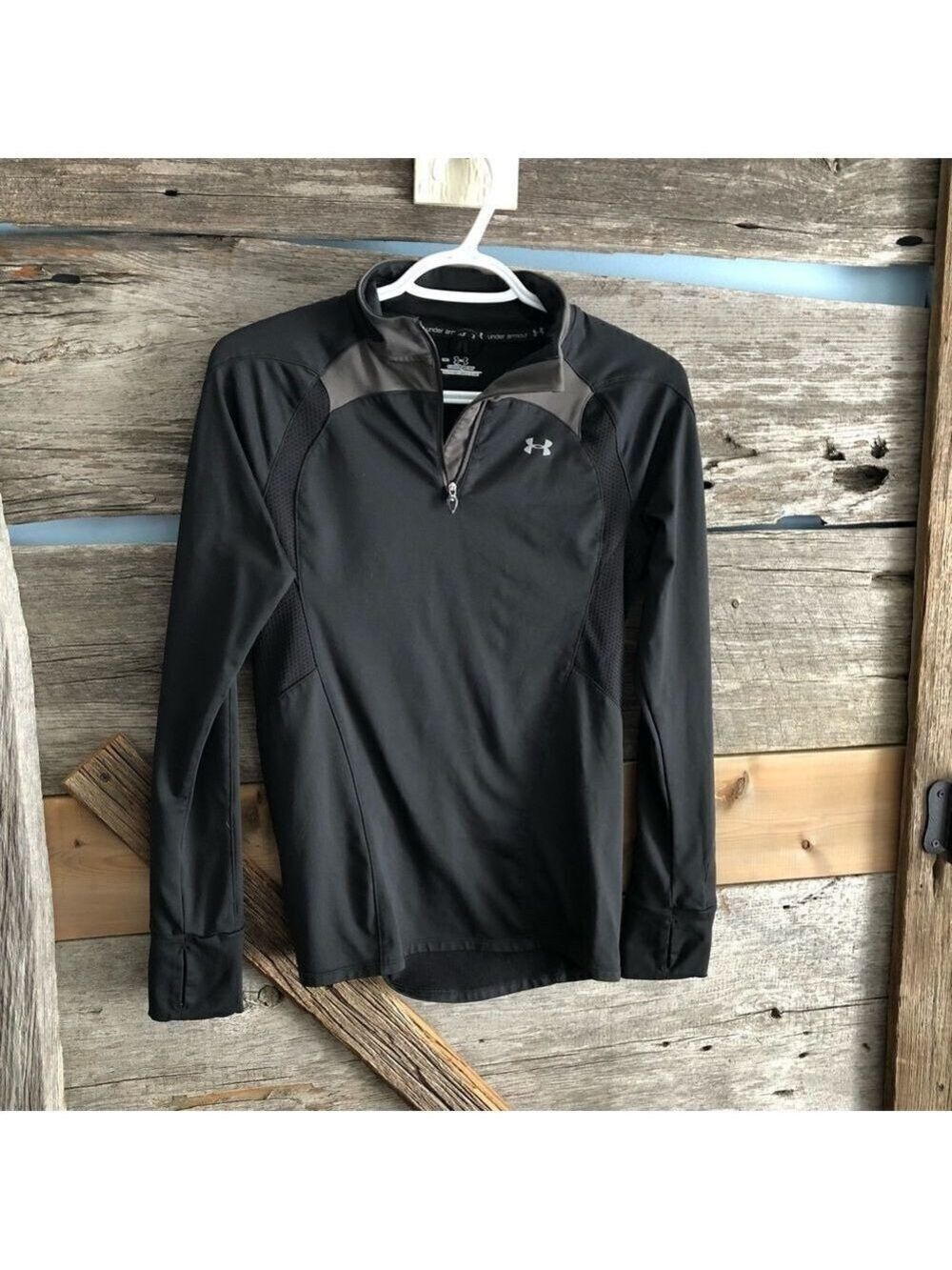 UNDER Armour size small Black and grey zipper neck pullover